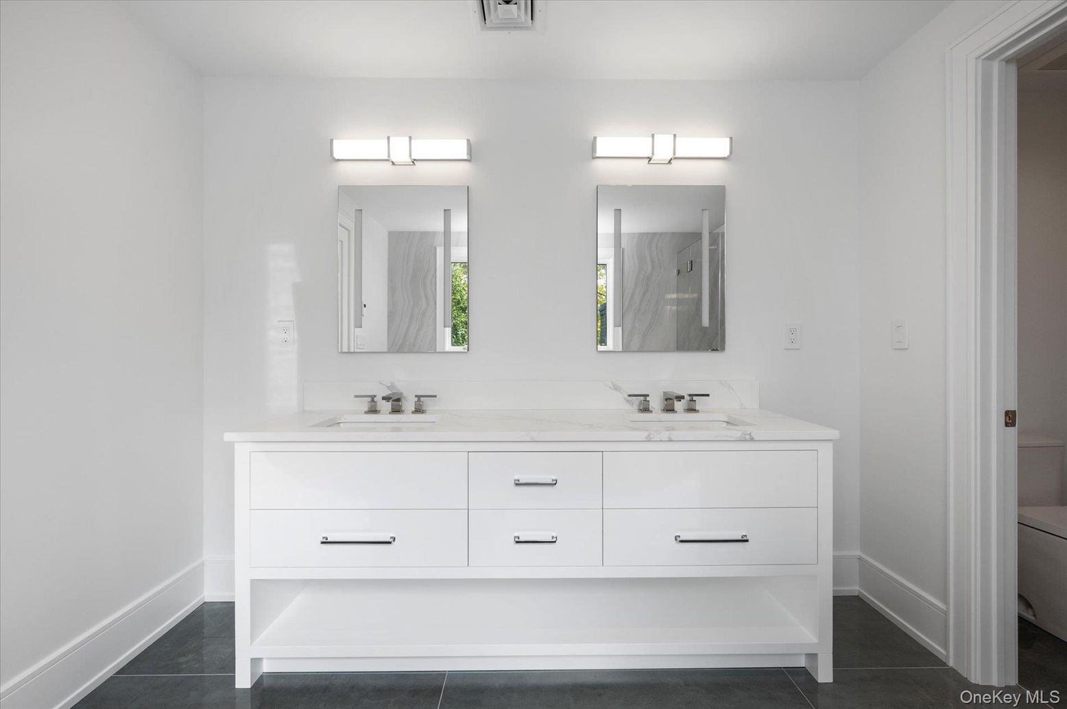 Bathroom, Dual Sink Vanities, Interior