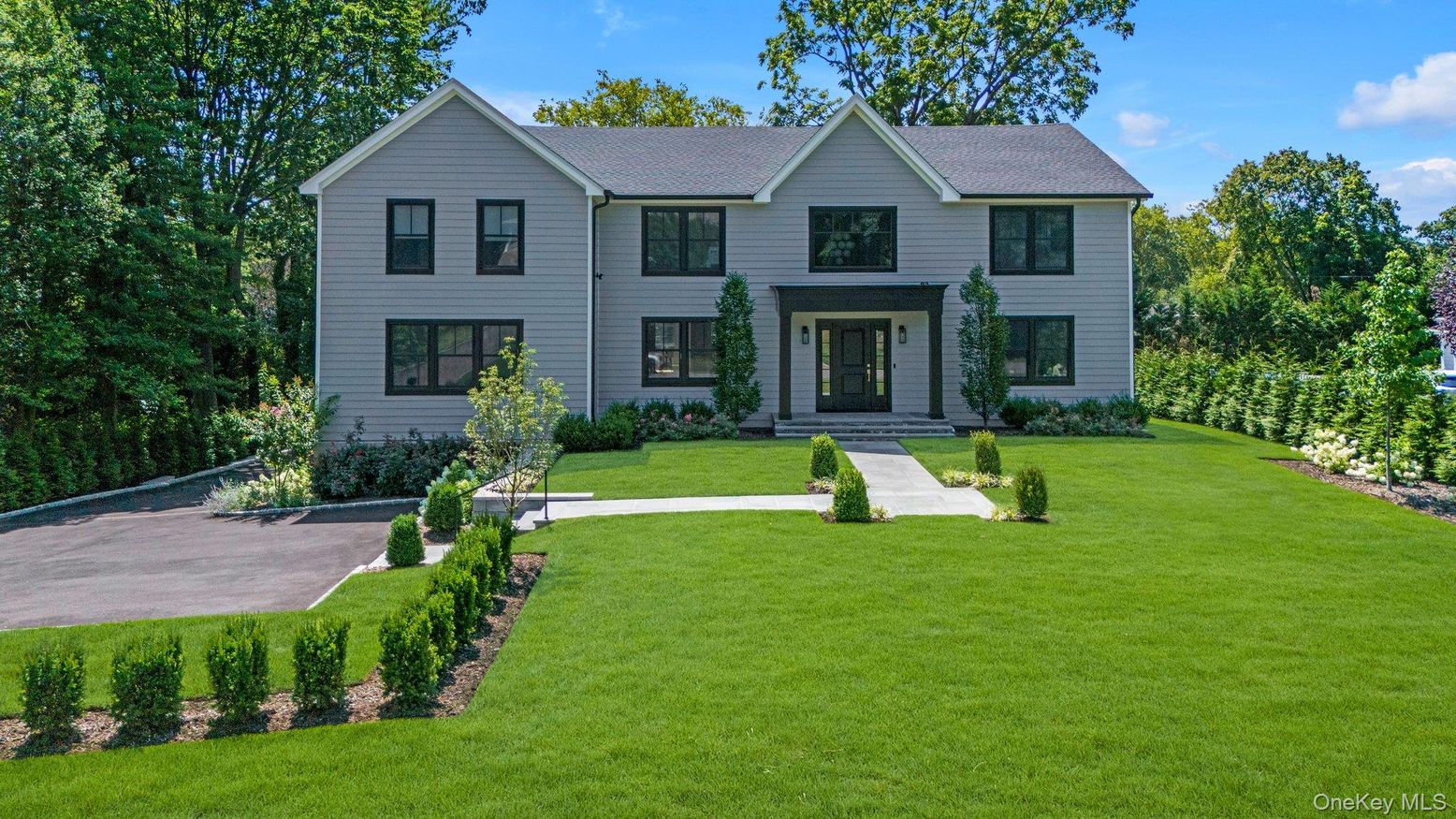 Exterior, Facade, Farmhouse