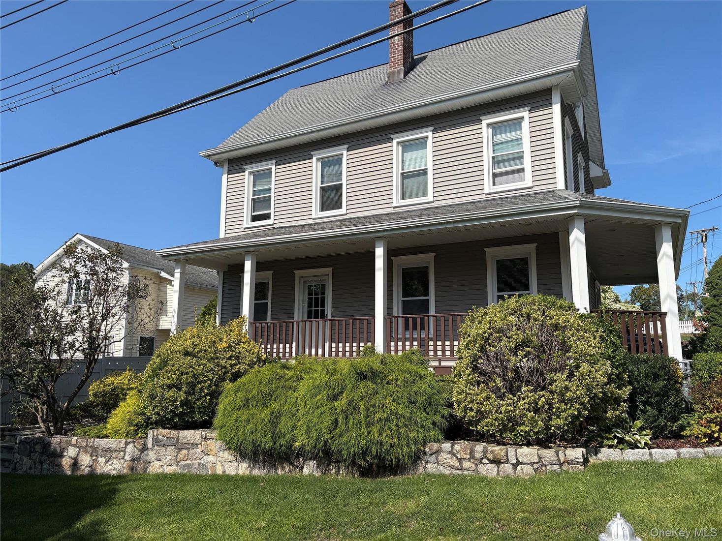 Exterior, Facade, American Foursquare