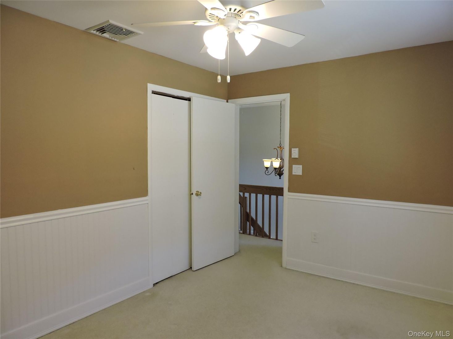 Chandelier, Empty room, Interior