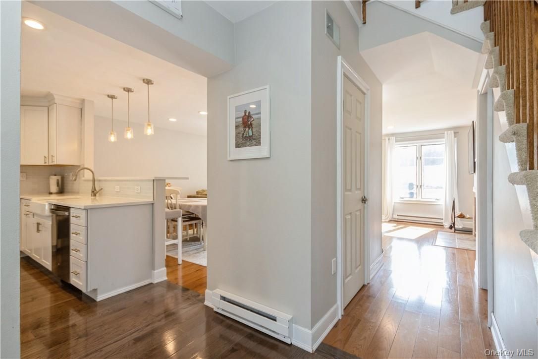 Dining room, Interior, Kitchen, Pendant Lights, Recessed Lighting, Wood Texture Flooring