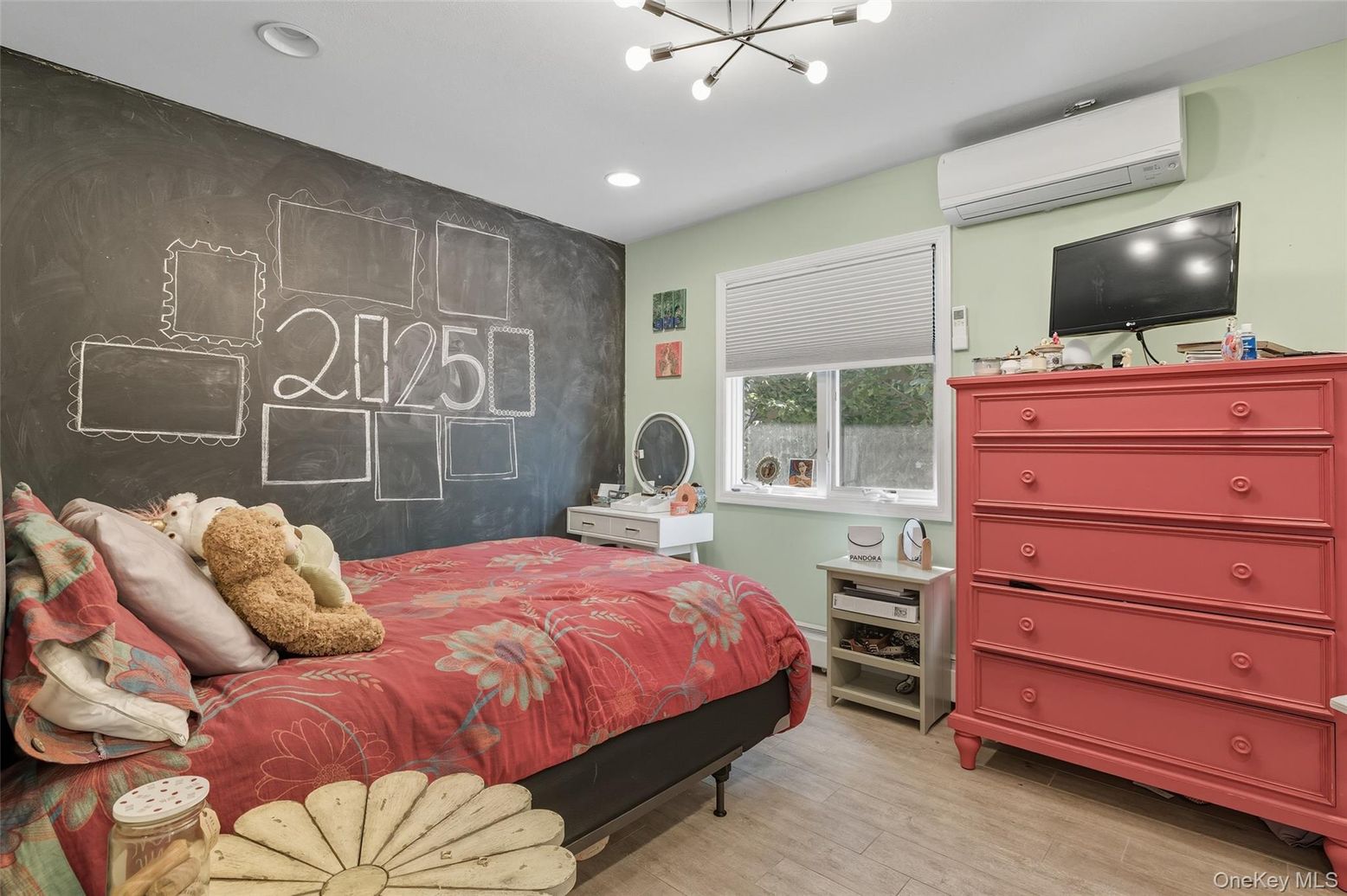 Bedroom, Interior, Pendant Lights, Recessed Lighting, Wood Texture Flooring