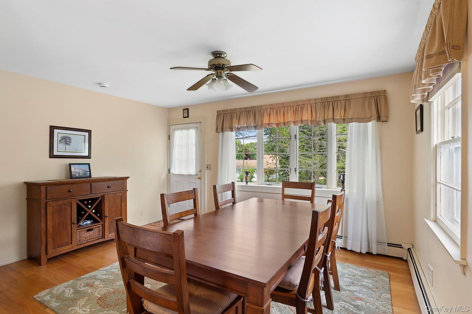 Dining room, Interior, Wood Texture Flooring