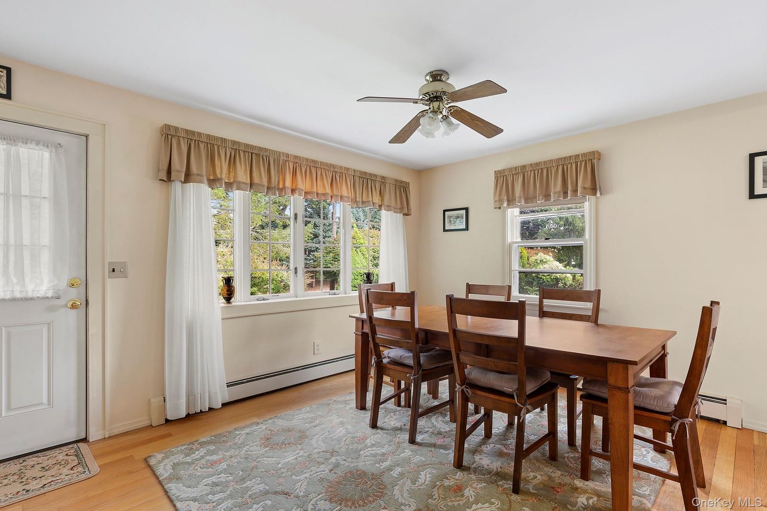 Dining room, Interior, Wood Texture Flooring