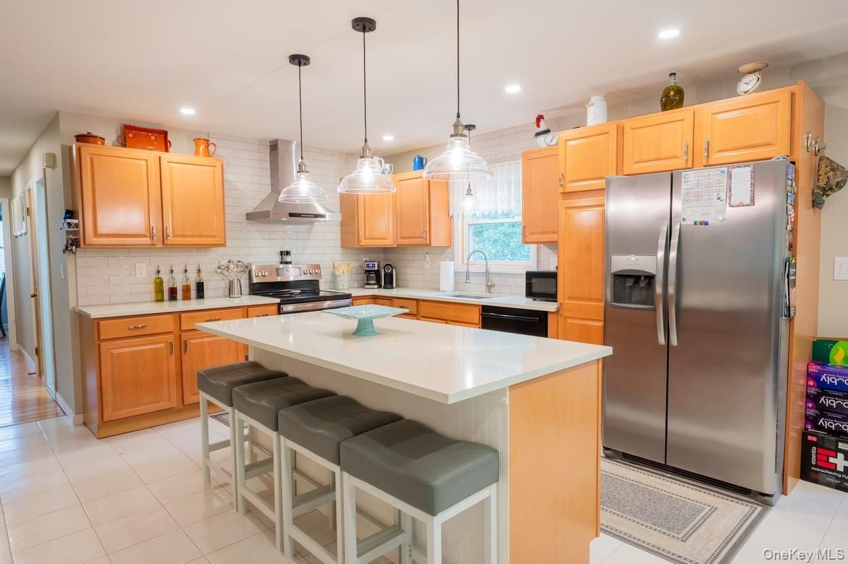 Interior, Kitchen, Pendant Lights, Recessed Lighting, Stainless Steel Appliances