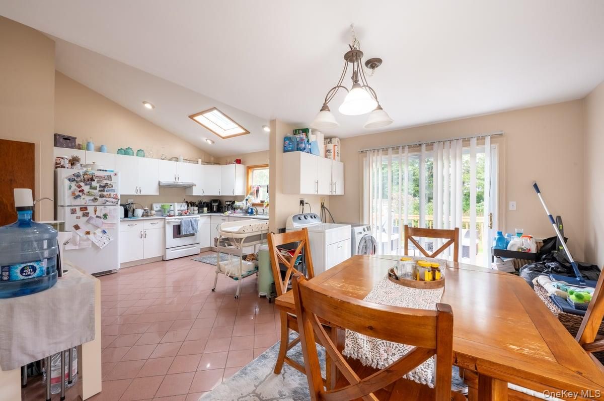Dining room, Interior, Kitchen, Pendant Lights, Recessed Lighting, Washer