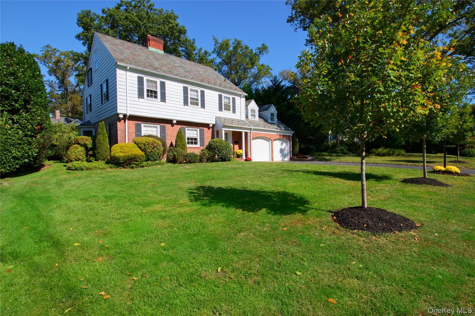 Attached, Backyard, Exterior, Facade, Brick Facade, Georgian