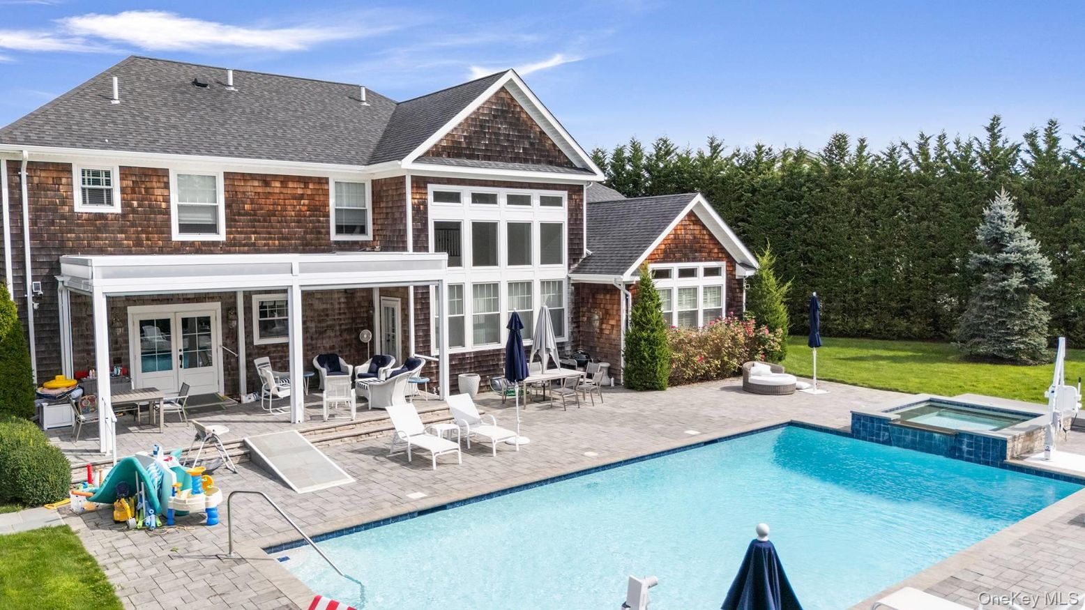 Exterior, Pool