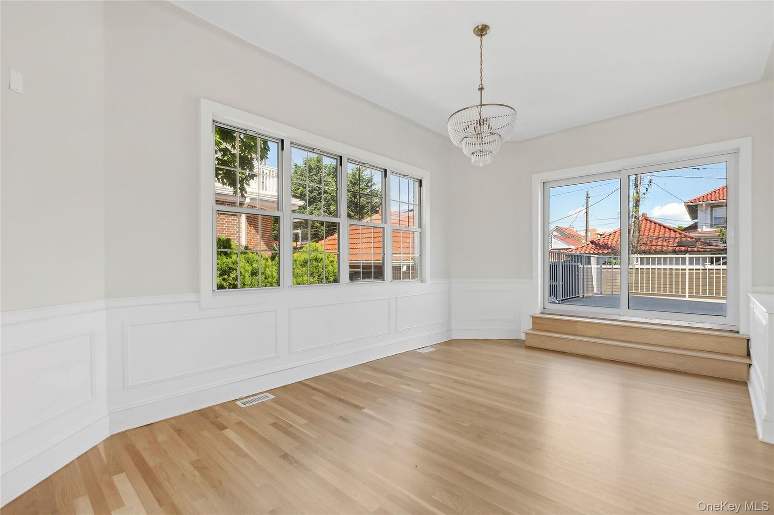 Chandelier, Empty room, Interior, Wood Texture Flooring