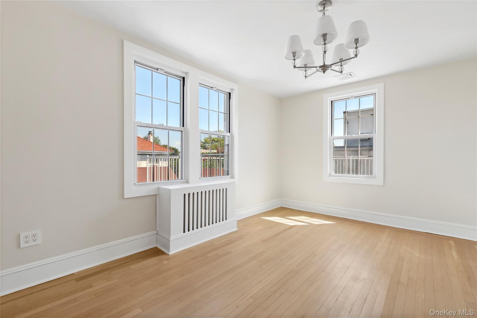 Chandelier, Empty room, Interior, Wood Texture Flooring