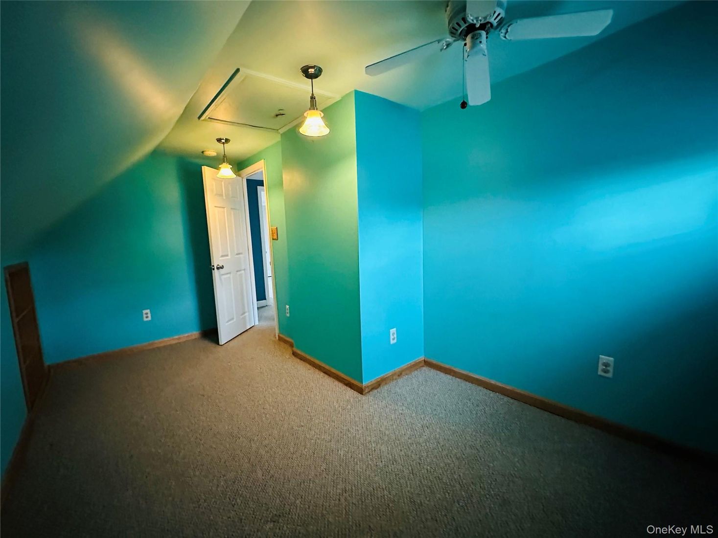Empty room, Interior, Recessed Lighting