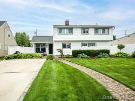 Backyard, Exterior, Facade, Split Level