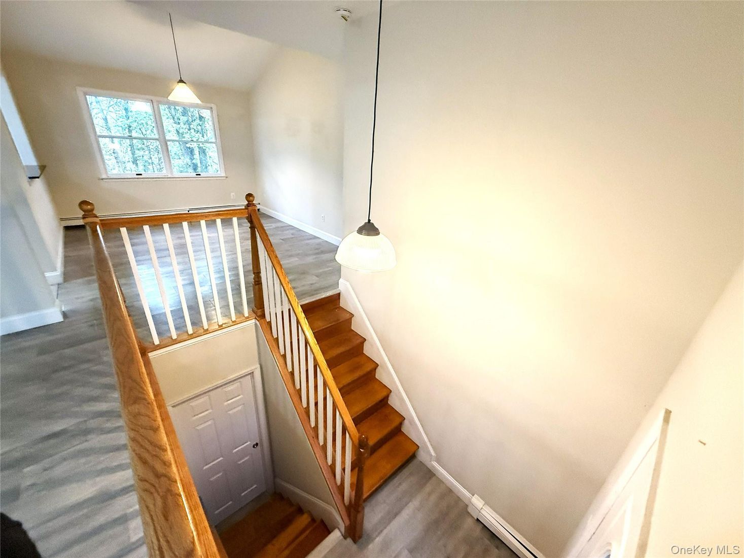 Interior, Pendant Lights, Wood Texture Flooring