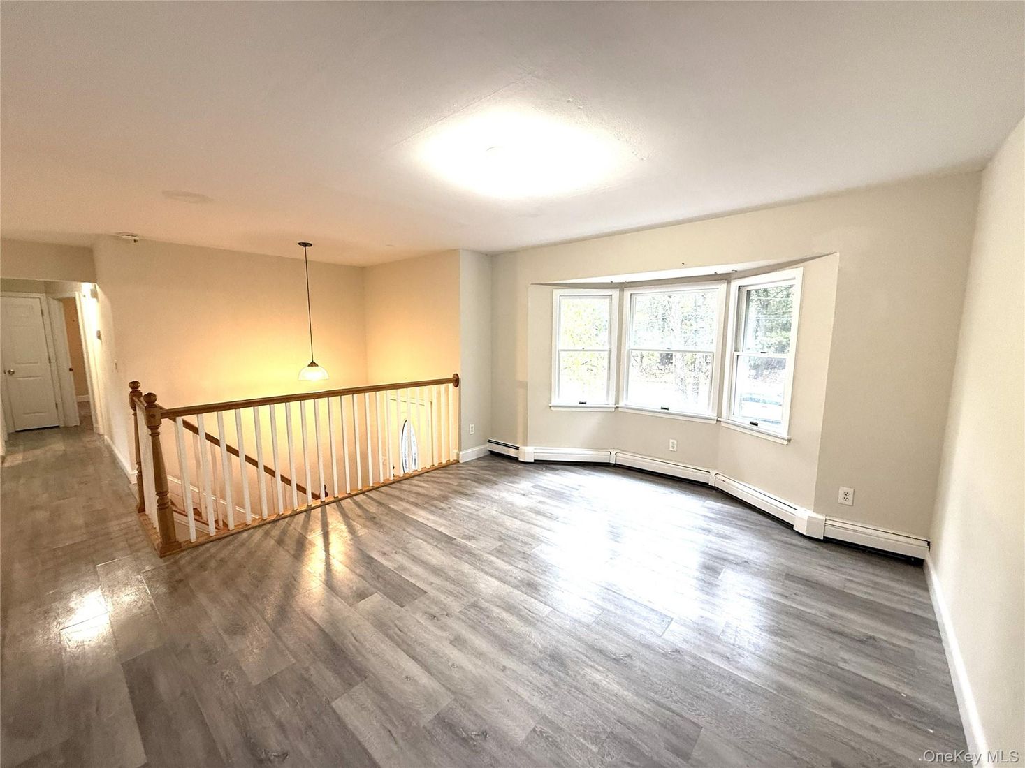 Interior, Pendant Lights, Wood Texture Flooring