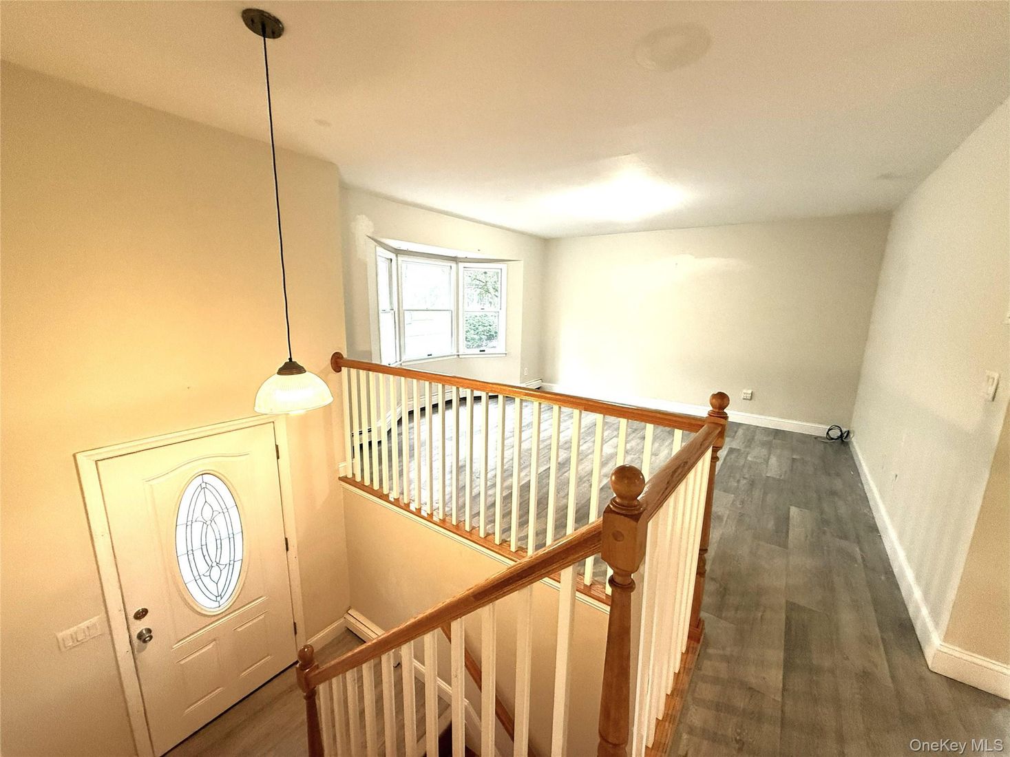 Interior, Pendant Lights, Wood Texture Flooring
