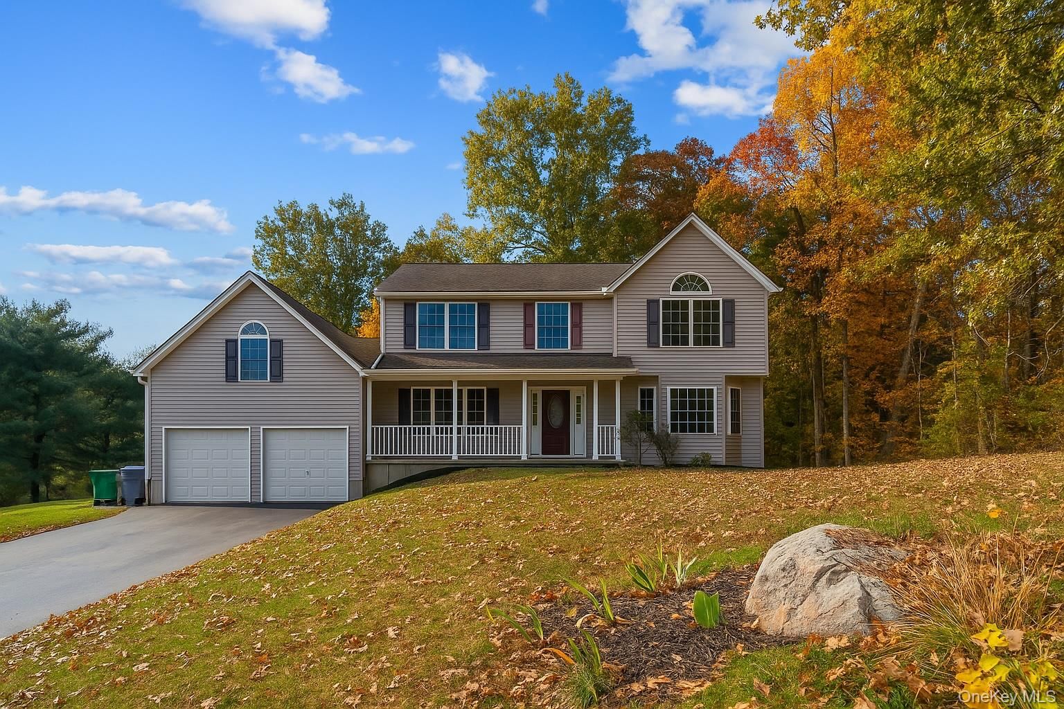 Attached, Exterior, Facade, Farmhouse