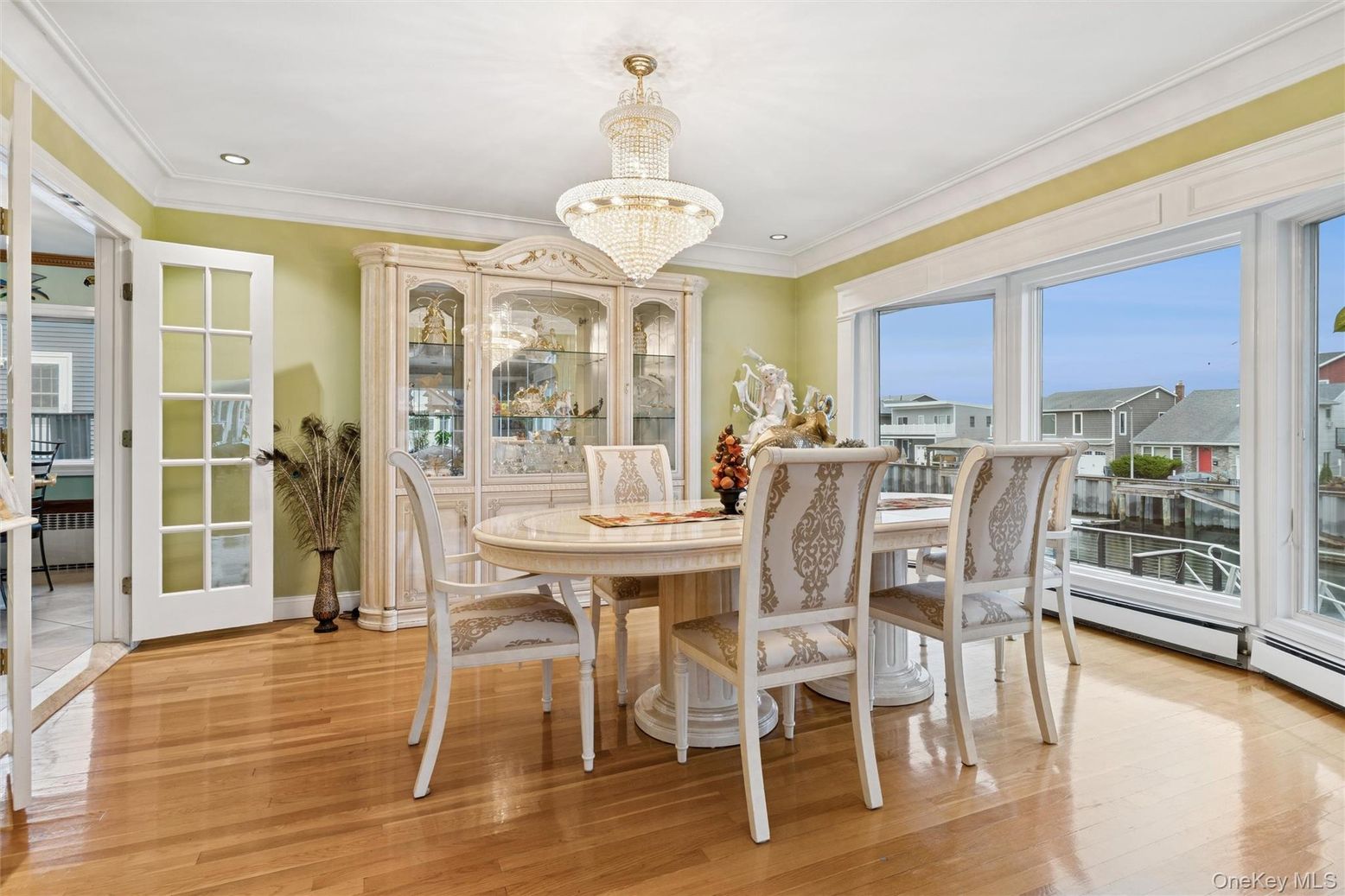 Chandelier, Dining room, Interior, Recessed Lighting, Wood Texture Flooring