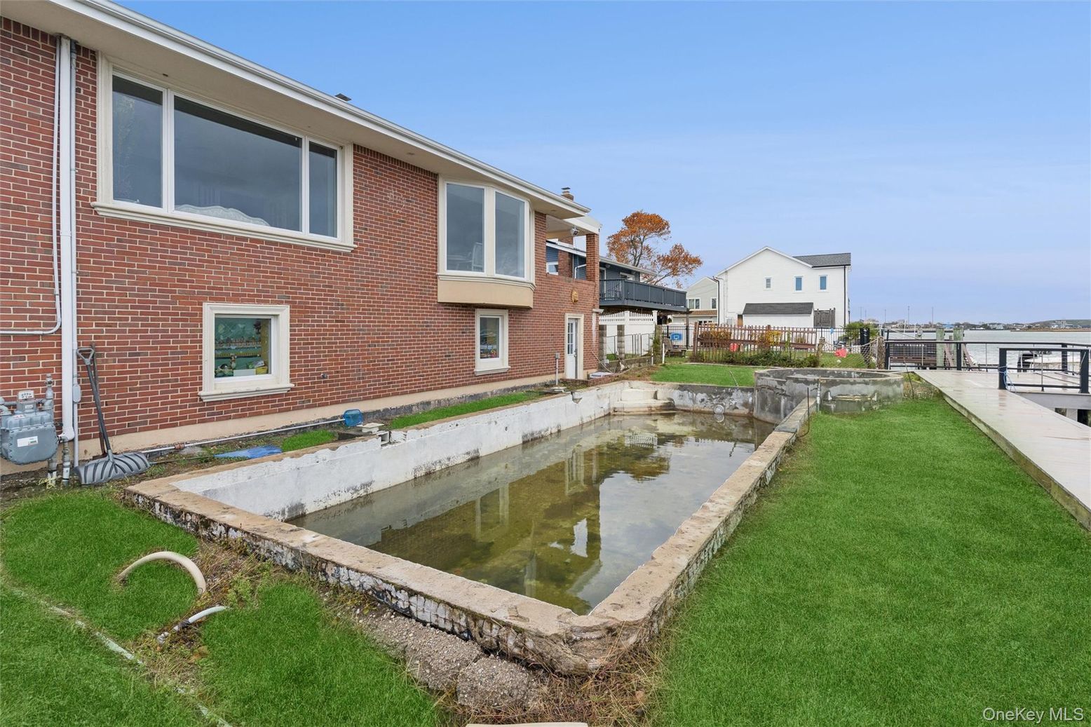 Exterior, Pool, Water