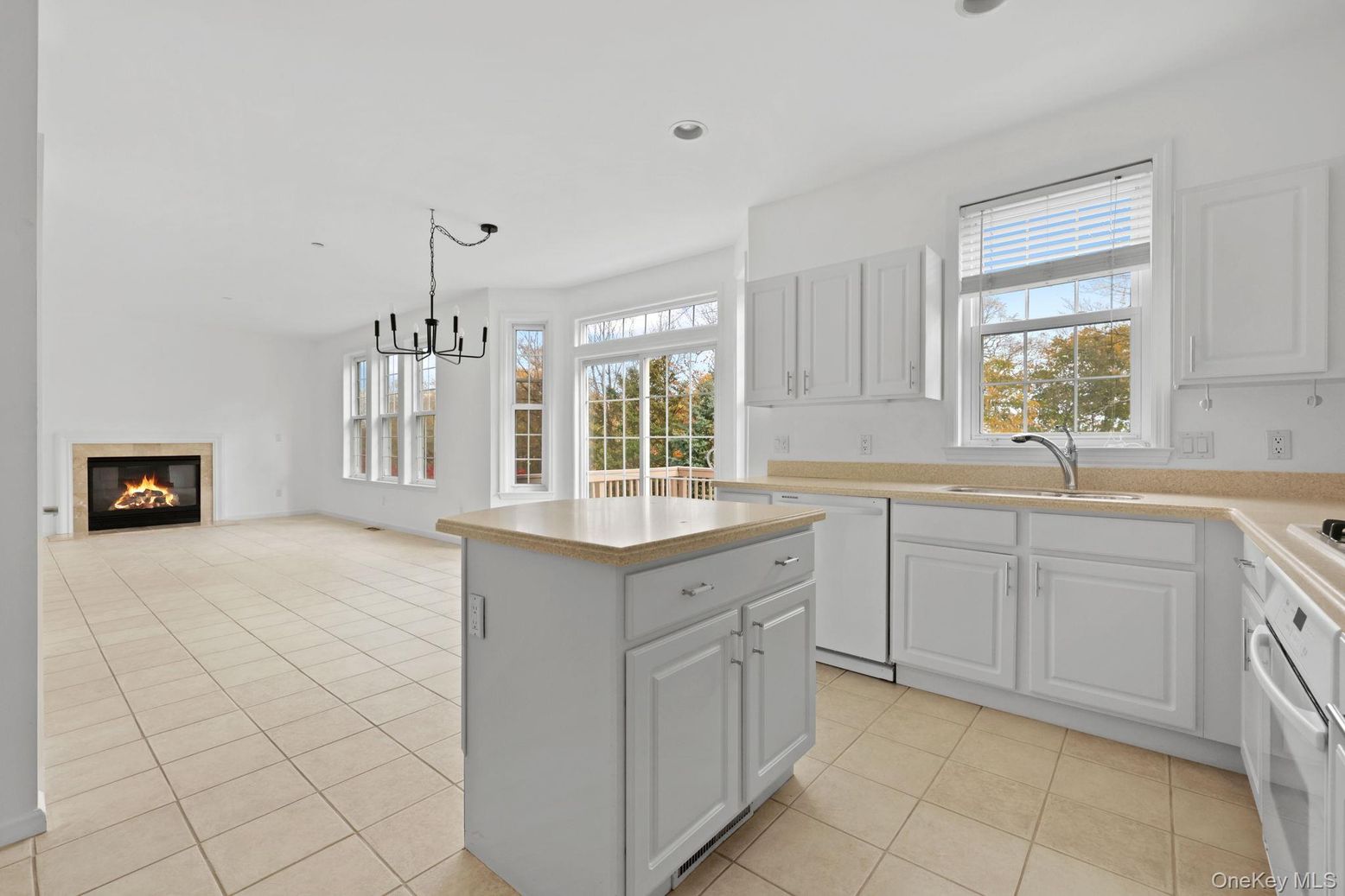 Empty room, Fireplace, Interior, Kitchen, Pendant Lights, Recessed Lighting