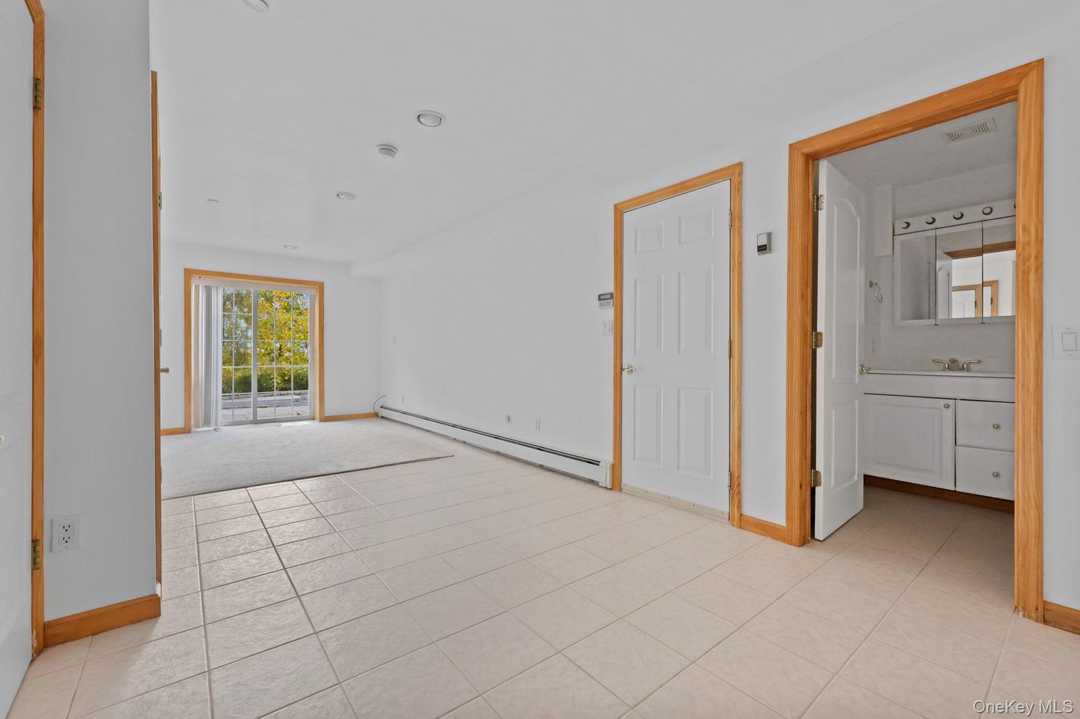 Bathroom, Empty room, Interior, Recessed Lighting