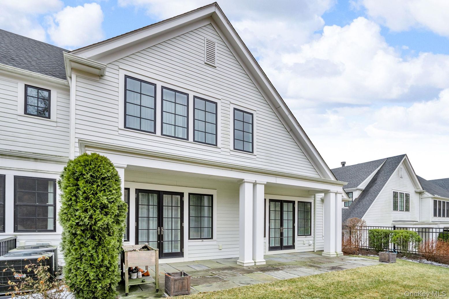 Exterior, Facade, Farmhouse
