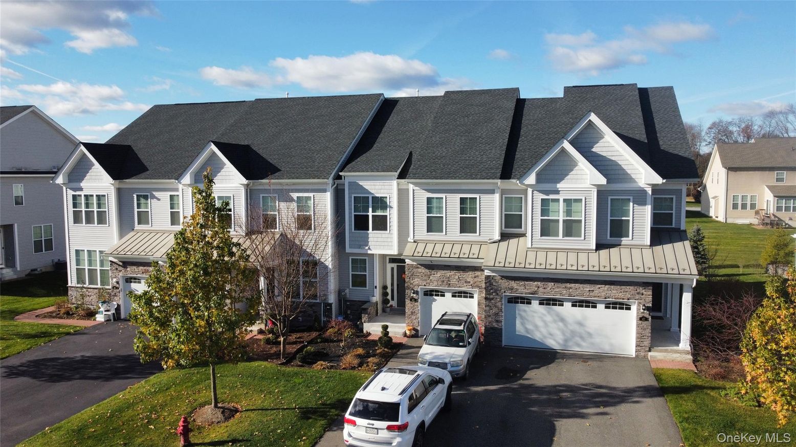 Attached, Exterior, Facade, Rowhouse