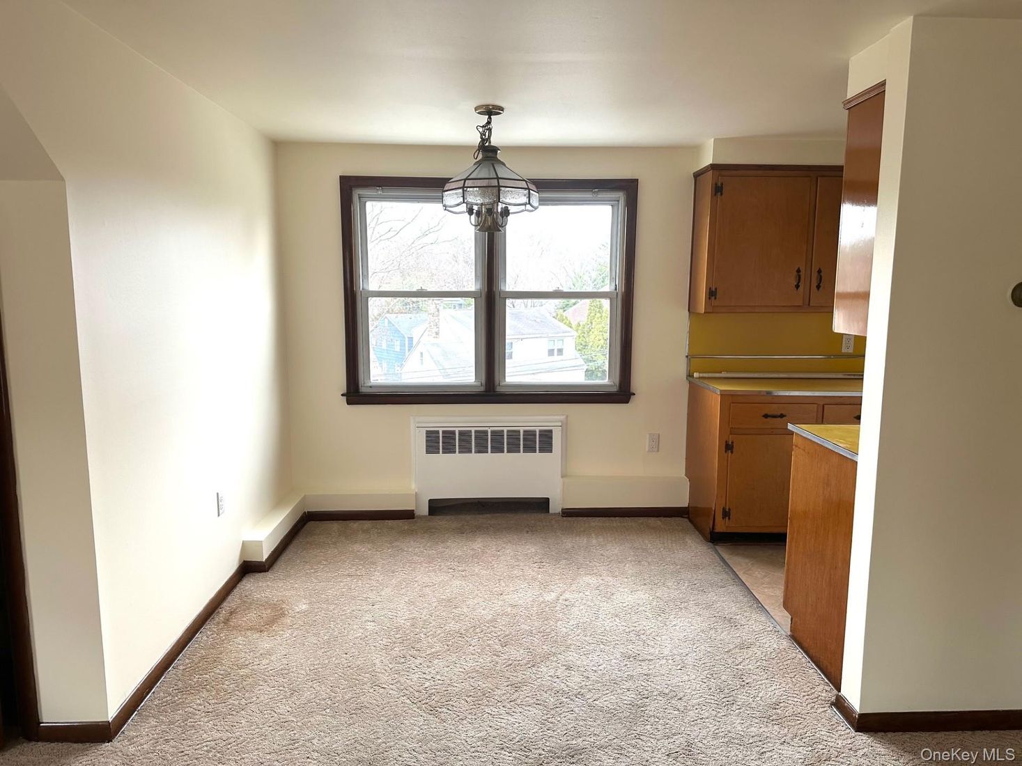 Empty room, Interior, Pendant Lights