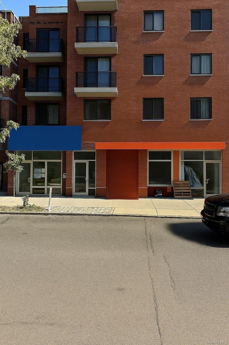 Exterior, Facade, Condo Building