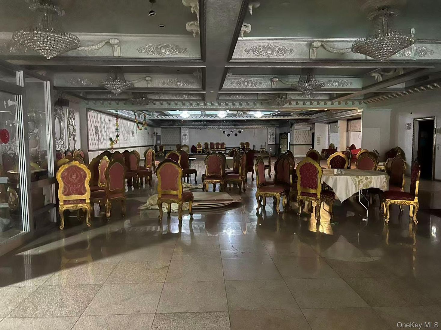 Chandelier, Dining room, Interior