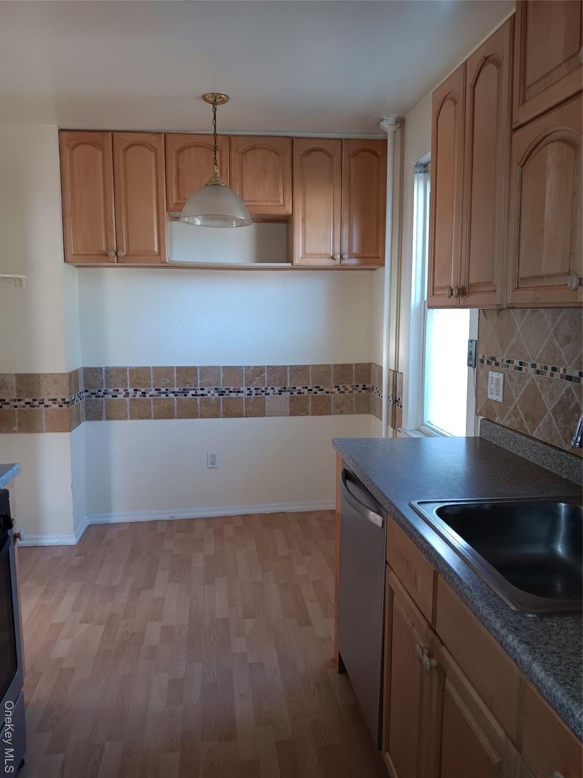 Interior, Kitchen, Pendant Lights, Wood Texture Flooring