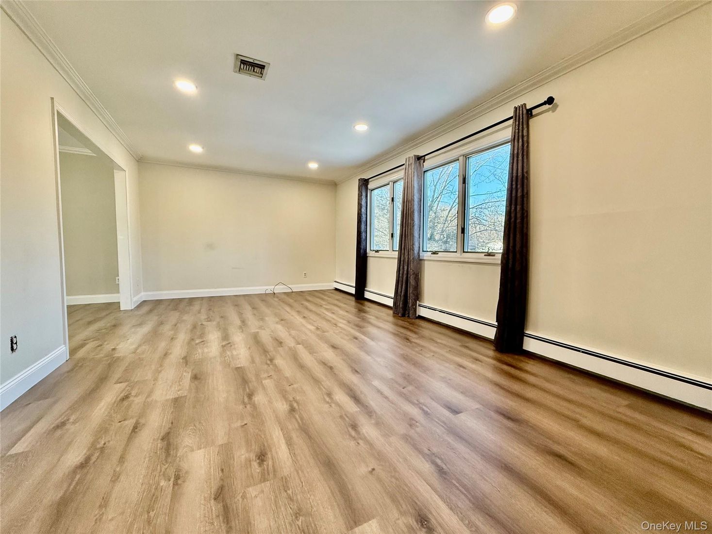 Empty room, Interior, Recessed Lighting, Wood Texture Flooring