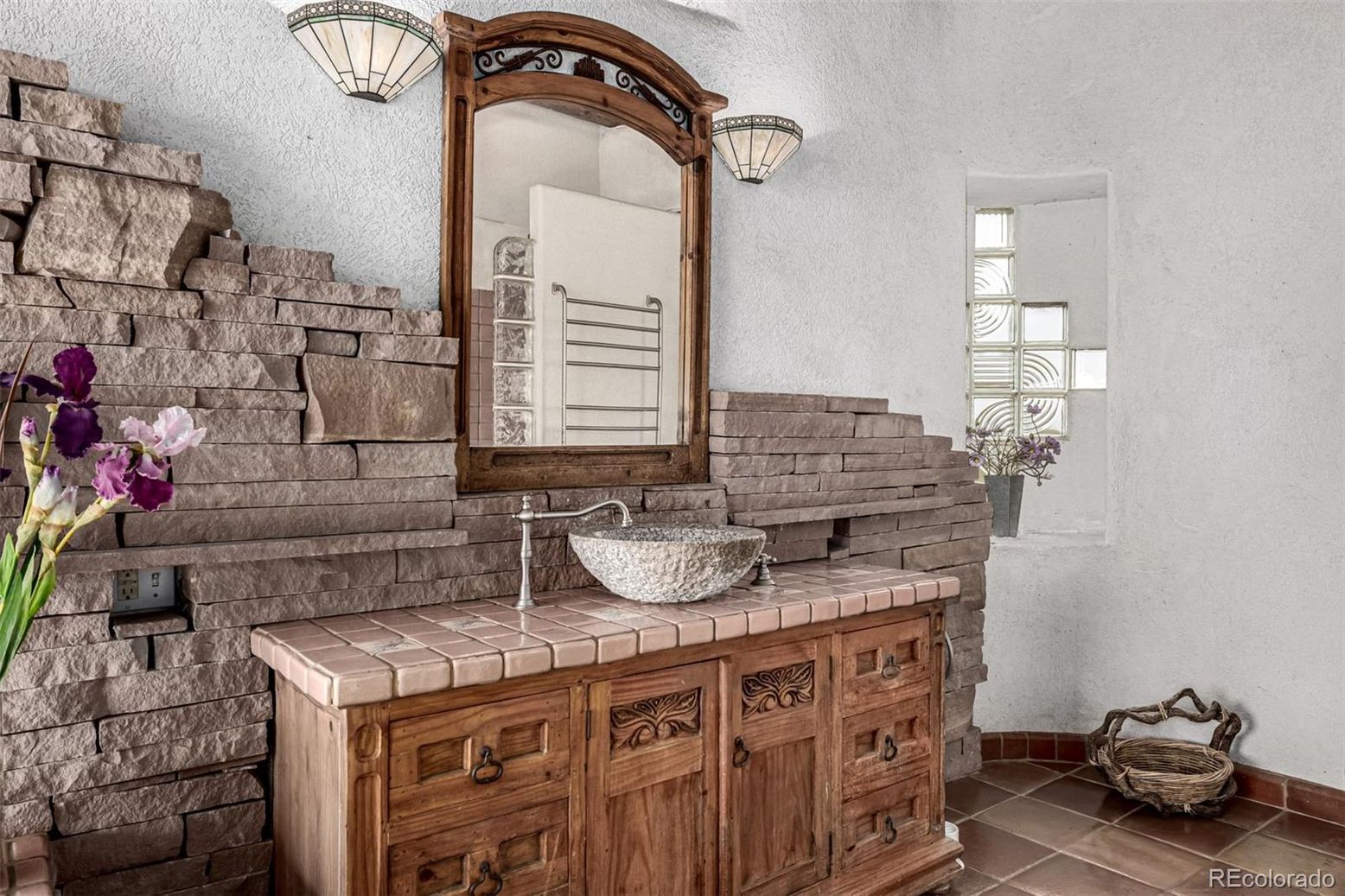 Bathroom, Interior, Tile Countertops