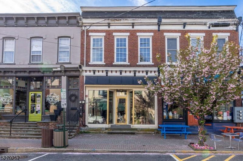 Exterior, Facade, Brick Facade, Rowhouse