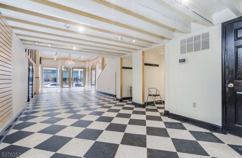 Chandelier, Interior