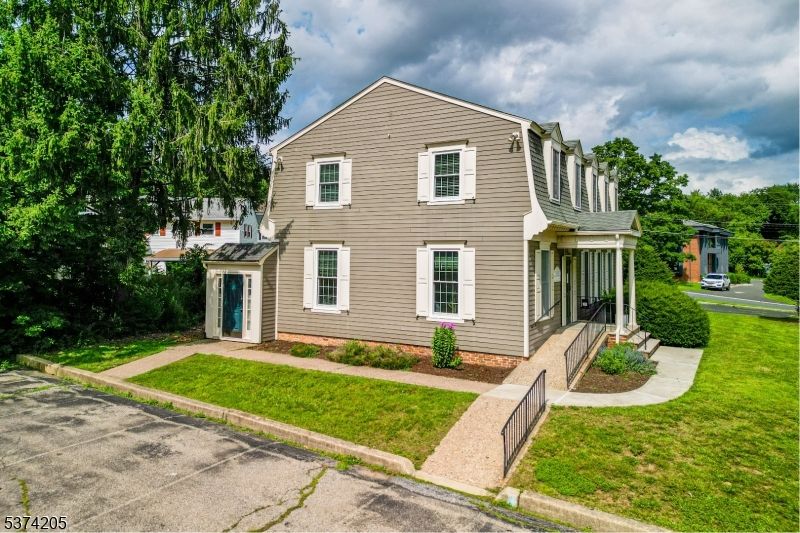 Backyard, Exterior, Facade, Georgian