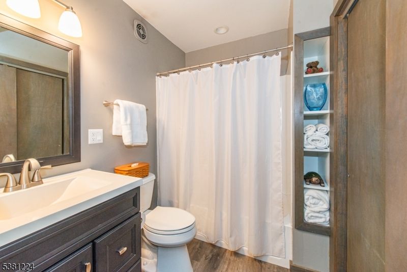 Bathroom, Interior, Recessed Lighting, Wood Texture Flooring