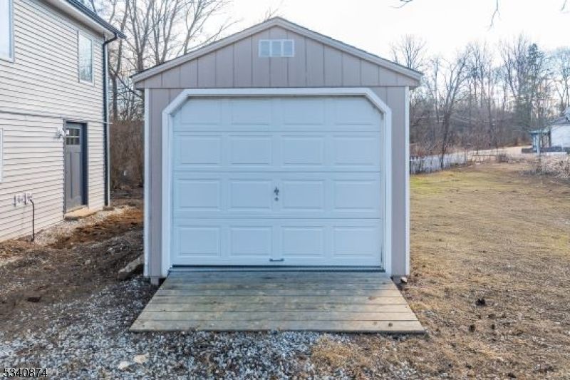 Detached Garage, Exterior