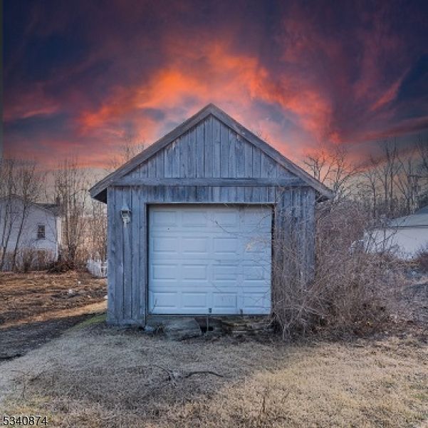 Detached Garage, Exterior