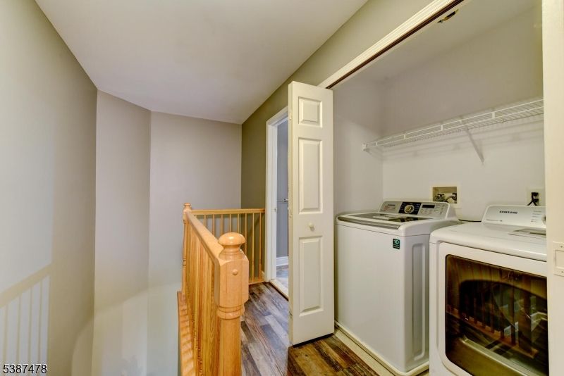 Interior, Utility Closets, Washer, Wood Texture Flooring