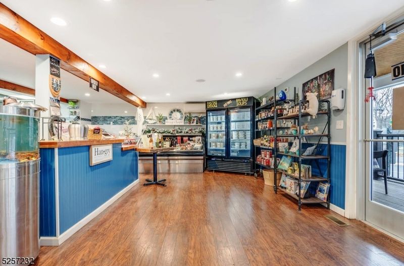 Interior, Recessed Lighting, Wooden Beams, Wood Texture Flooring