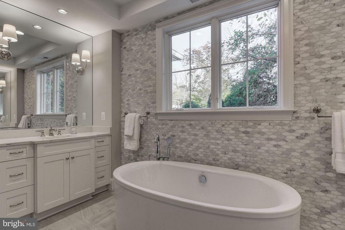 Bathroom, Dual Sink Vanities, Free Standing Baths, Interior, Recessed Lighting