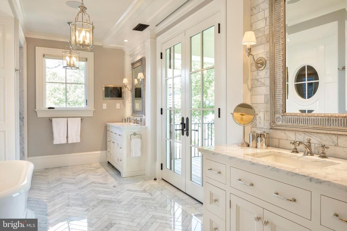 Bathroom, Dual Sink Vanities, Interior, Pendant Lights, Recessed Lighting