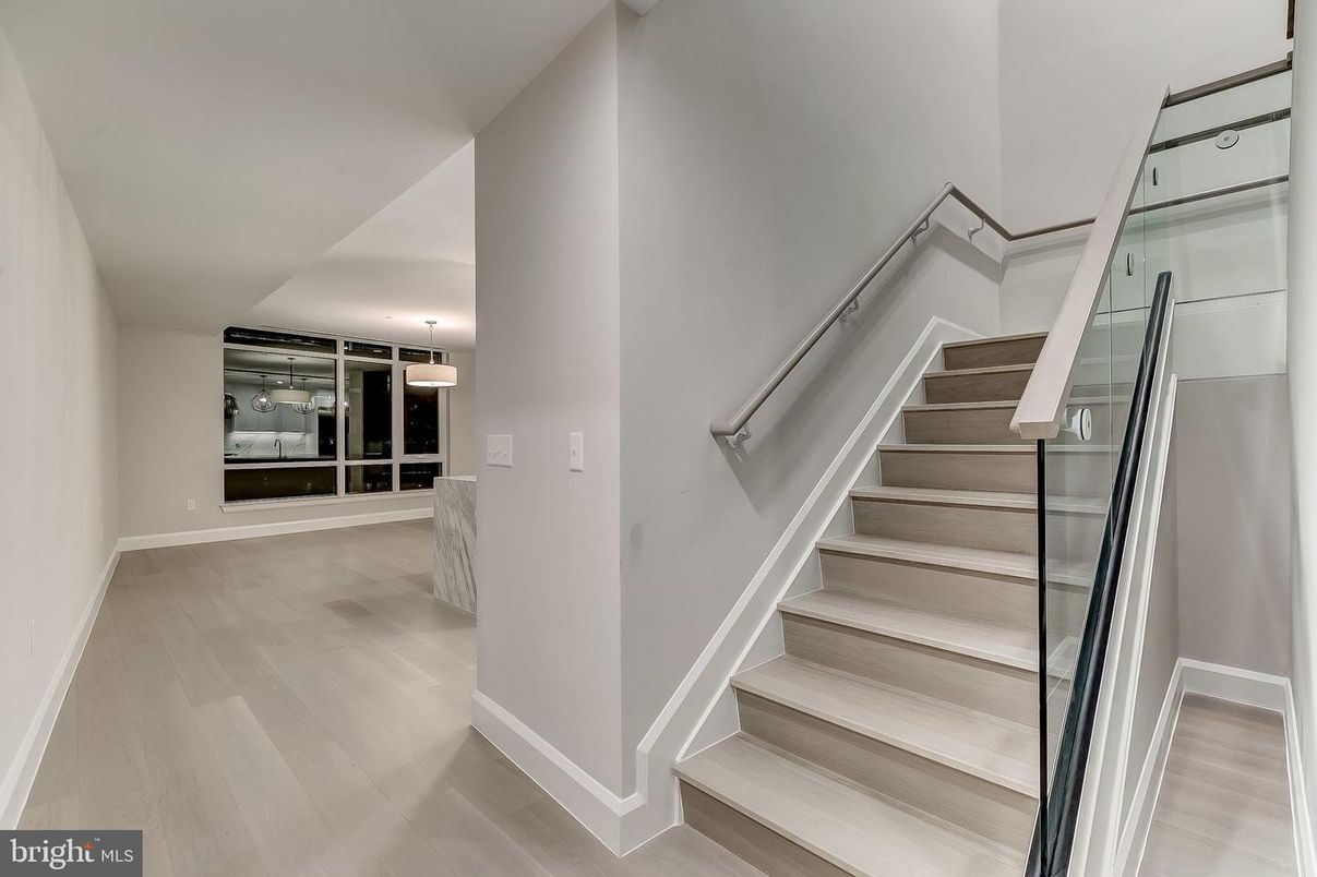 Interior, Pendant Lights, Wood Texture Flooring