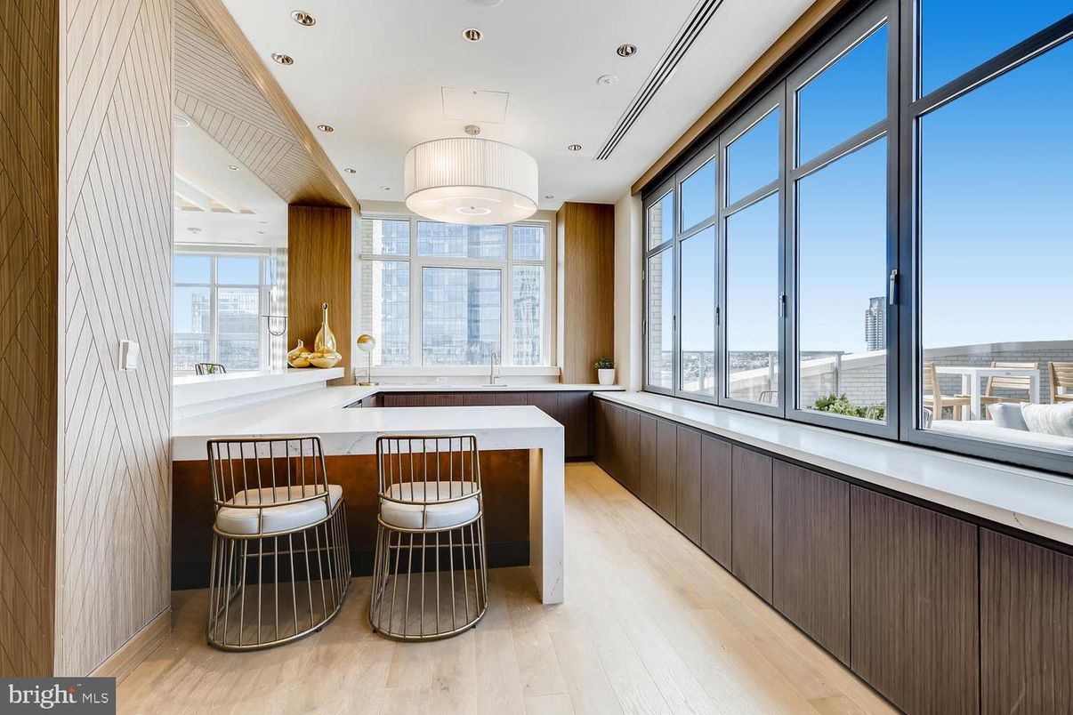 Interior, Pendant Lights, Recessed Lighting, Wood Texture Flooring