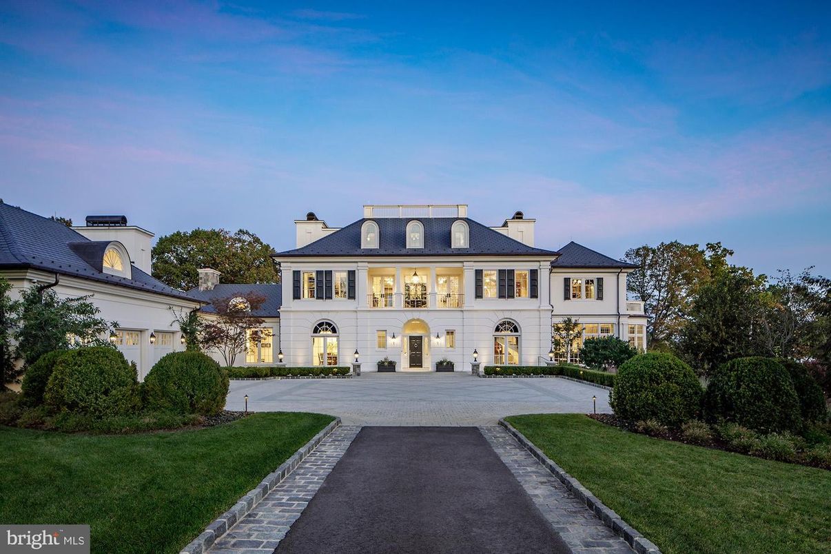 Attached, Backyard, Exterior, Facade, French Provincial