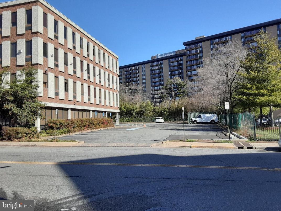 Exterior, Facade, Condo Building