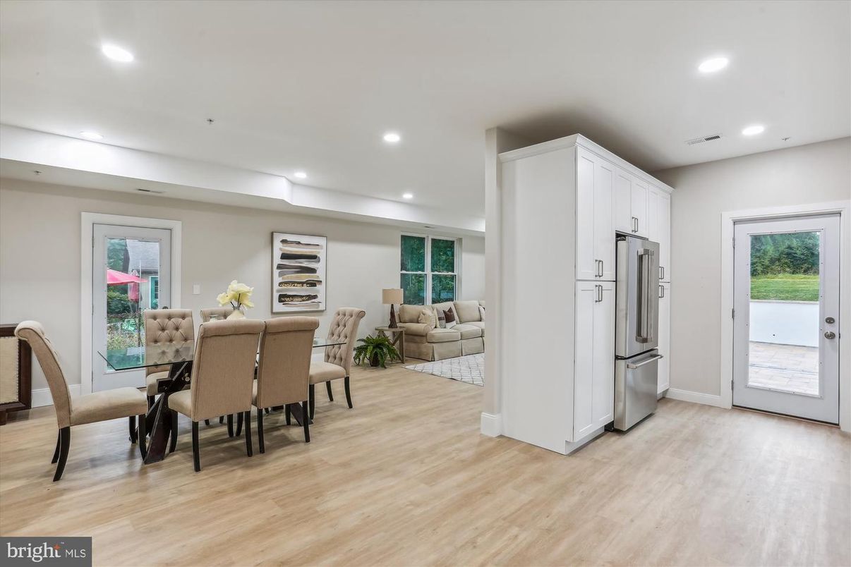 Dining room, Interior, Kitchen, Living room, Recessed Lighting, Stainless Steel Appliances, Wood Texture Flooring