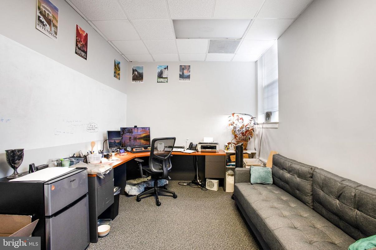 Home Office, Interior