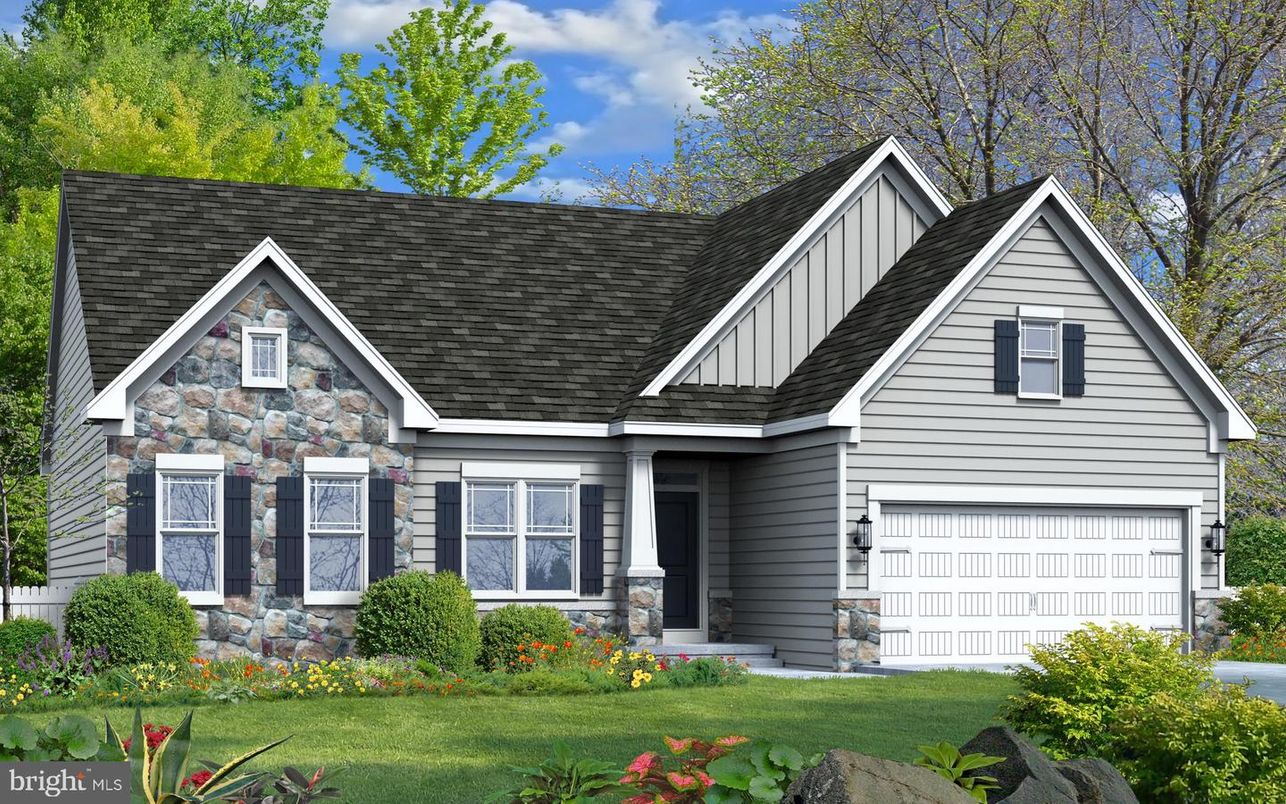 Attached, Exterior, Facade, Brick Traditional