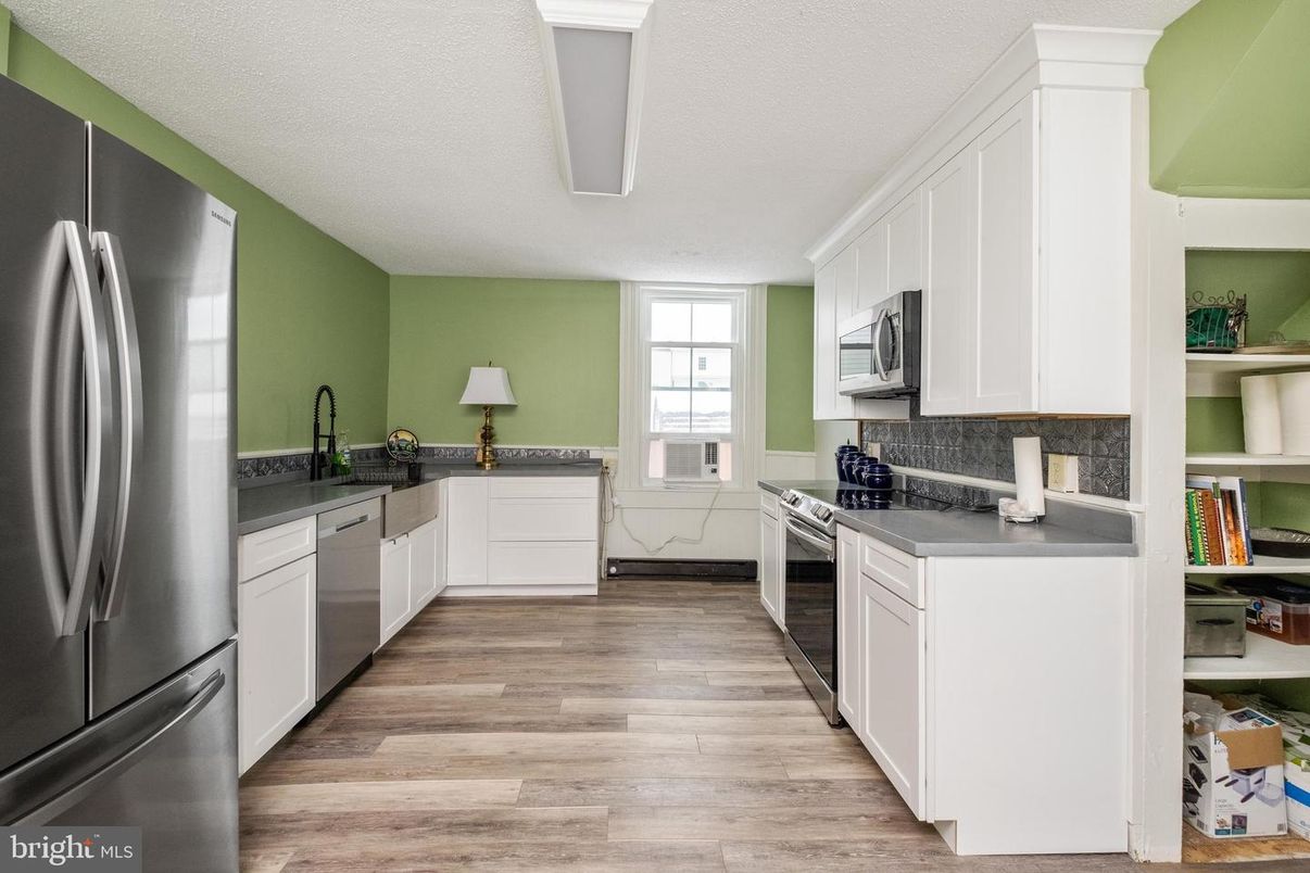 Interior, Kitchen, Stainless Steel Appliances, Wood Texture Flooring